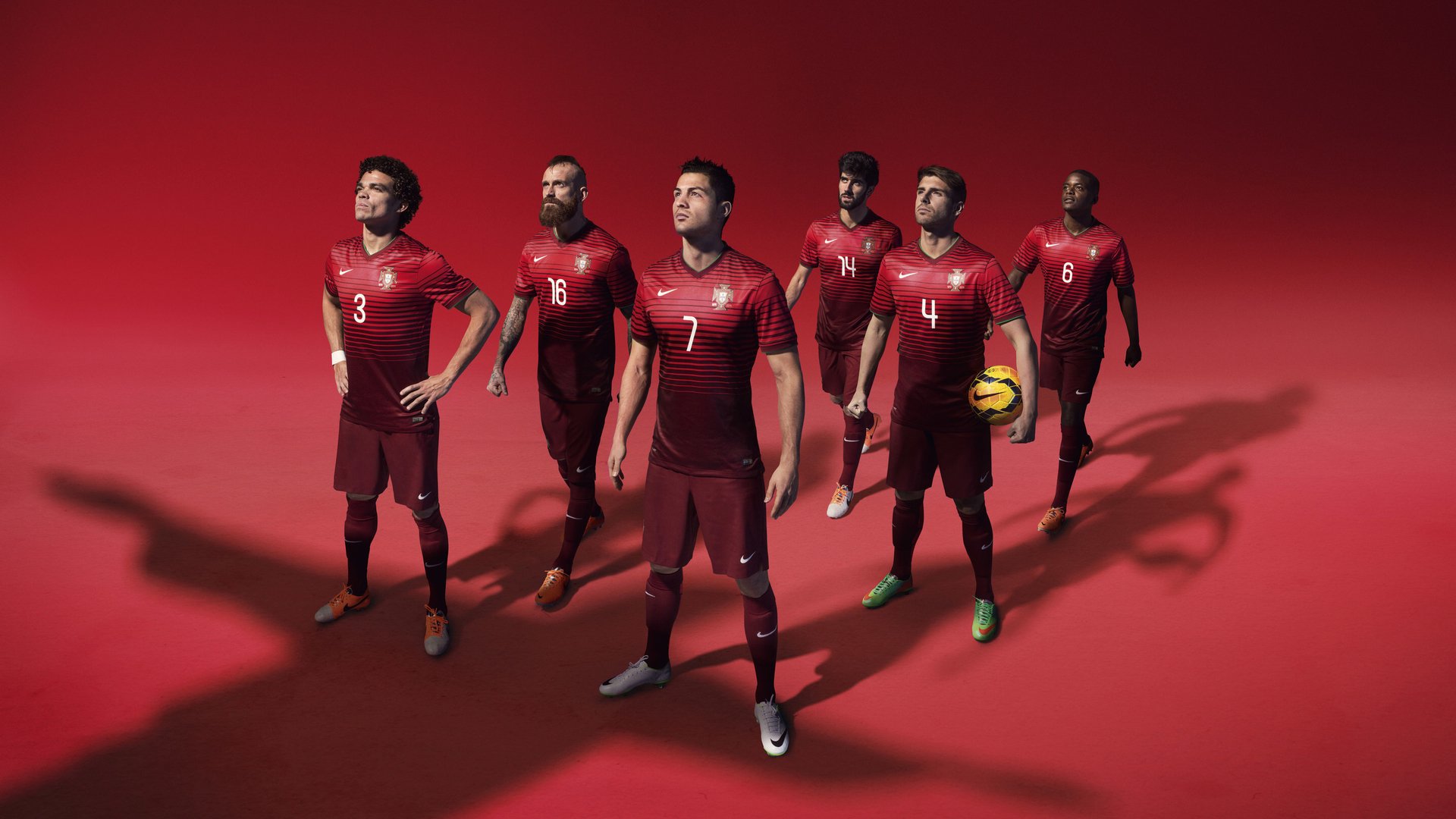 球迷疯狂应援：那些燃爆的现场极速镜头，球迷狂热